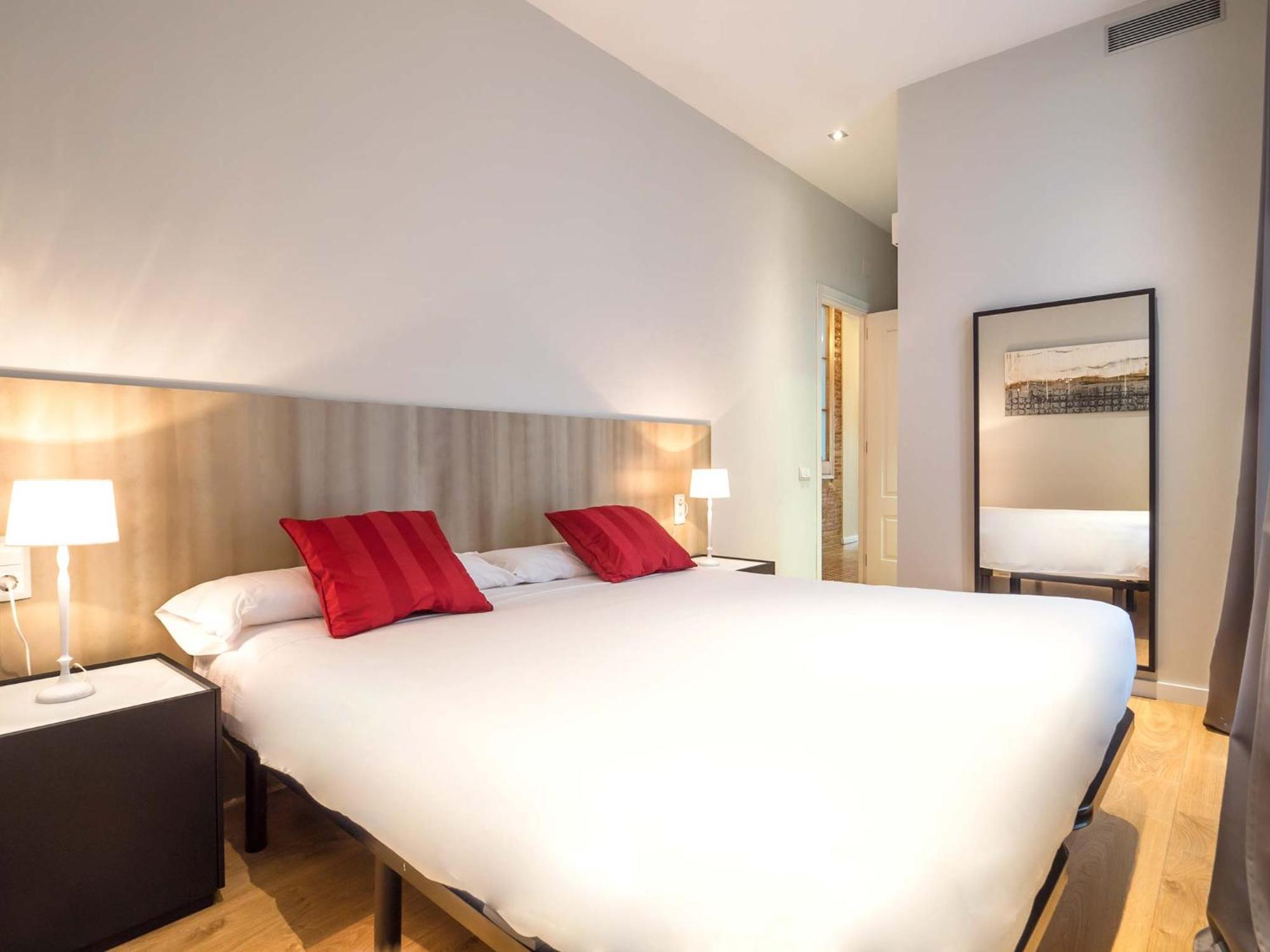Rent Top Apartments Rambla Catalunya Barcelona Bagian luar foto