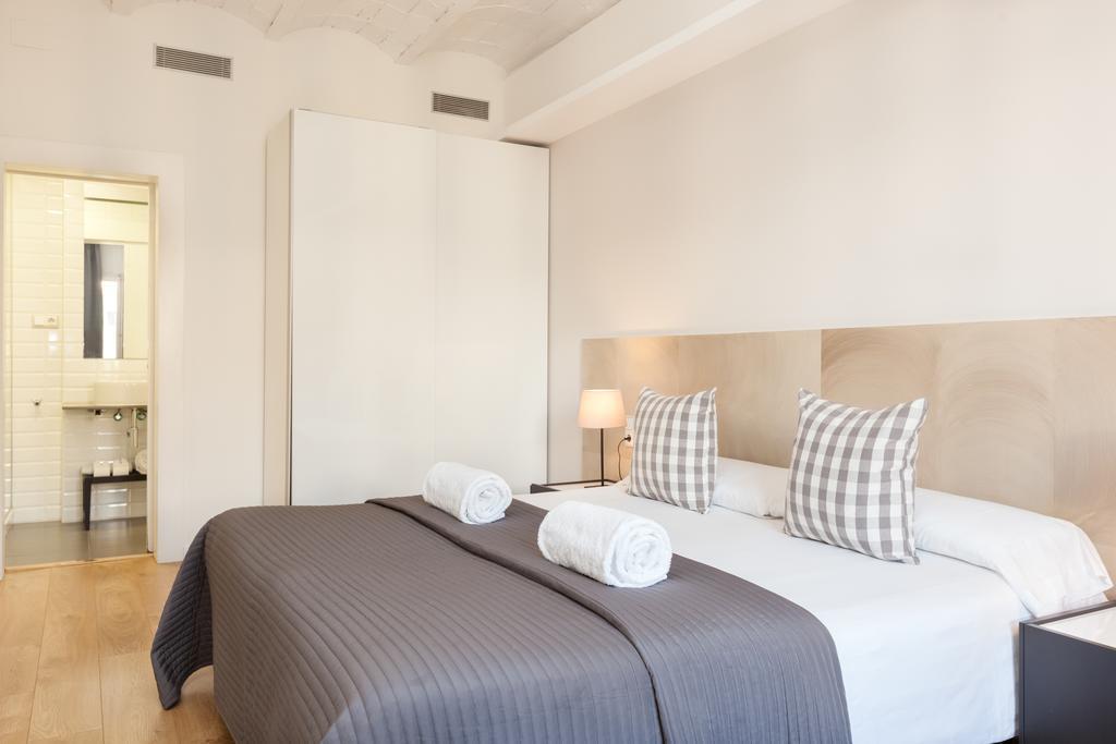 Rent Top Apartments Rambla Catalunya Barcelona Bagian luar foto